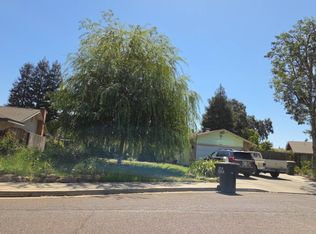 2322 S Jacob St, Visalia, CA 93277