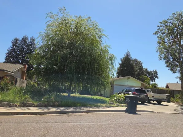 2322 S Jacob St, Visalia, CA 93277