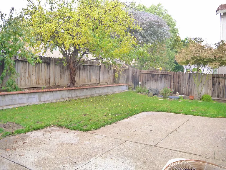 2442 Colby Ct — Photo 23