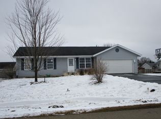 5740 Pierce Ln, South Beloit, IL 61080