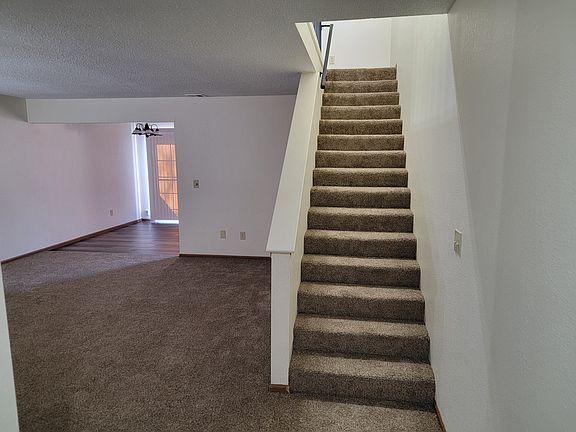 2nd image of 216 NW Nottingham Ln