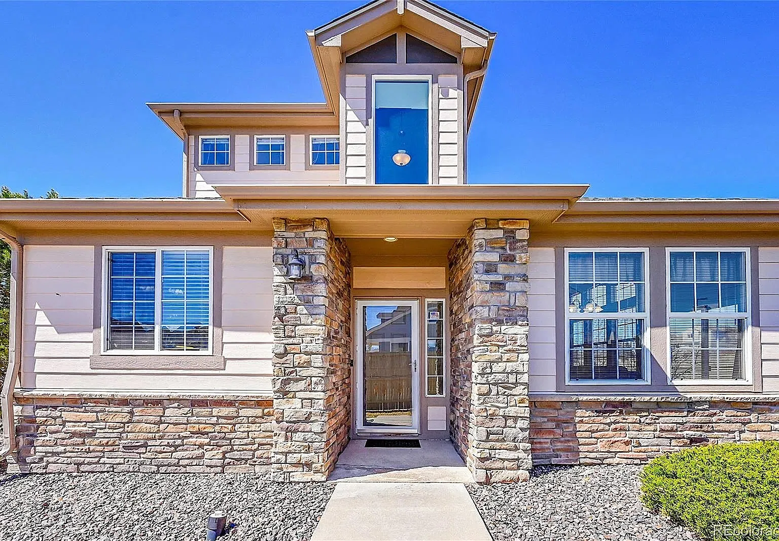 2 bed, 2.5 bath, 1587 sqft, $2,600 — Photo 1