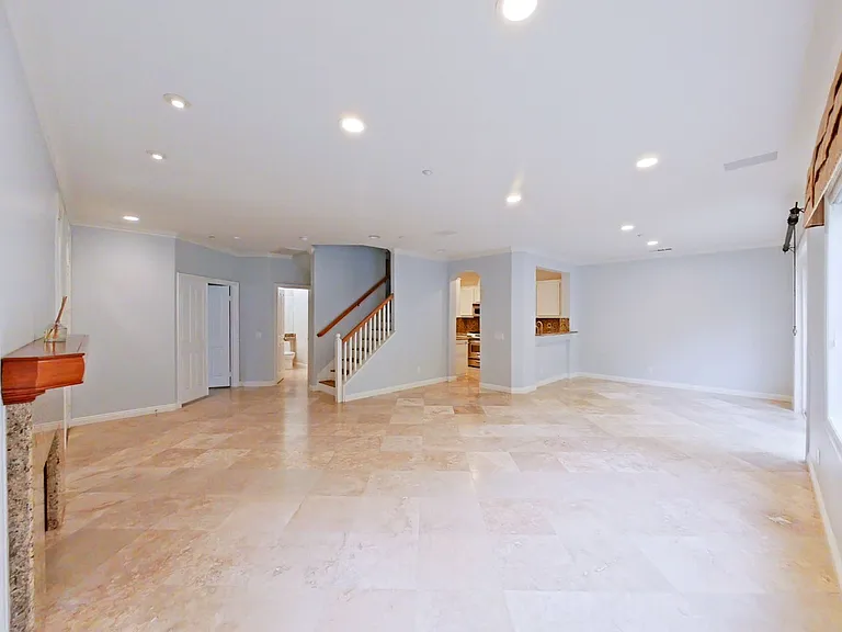 5 Avenida Brio — Photo 1