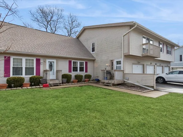 227 Elkhorn Ct Unit D, Bolingbrook, IL 60440