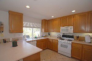 4th image of 1686 Carriage Cir