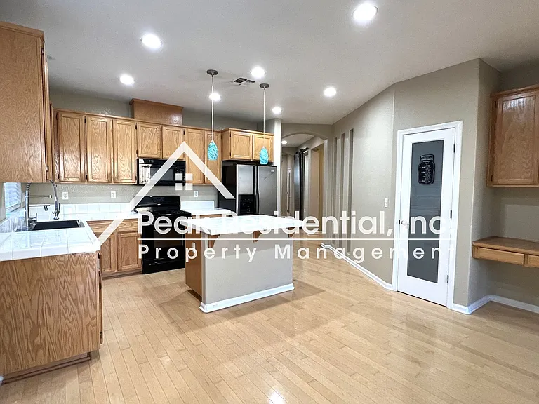 9409 Trolio Way — Photo 11