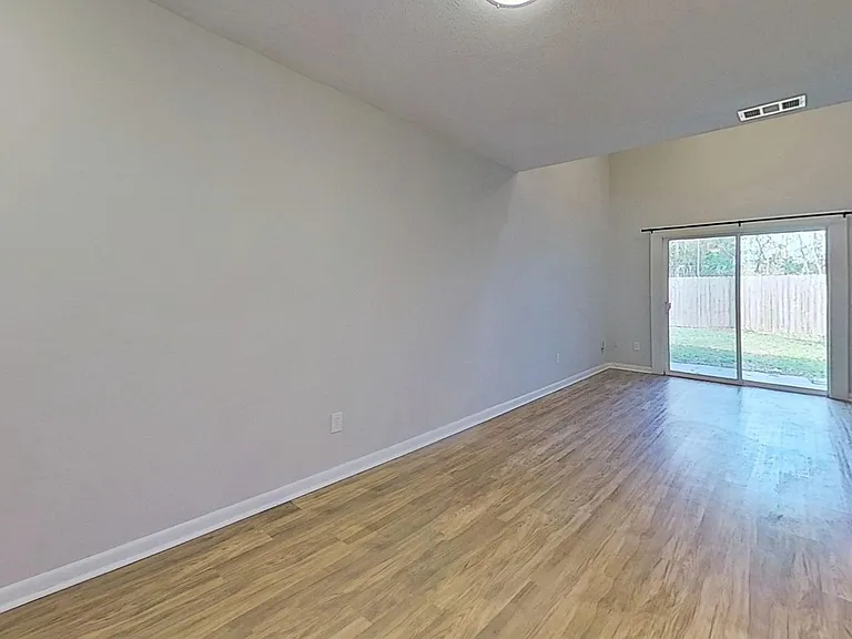 7607 Melissa Ct N — Photo 3