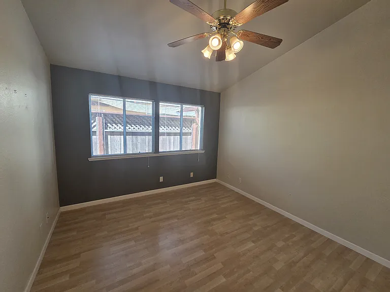 1412 Olympic Dr — Photo 10