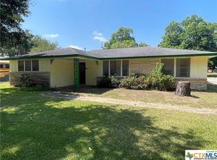 1404 W Norris St, El Campo, TX 77437