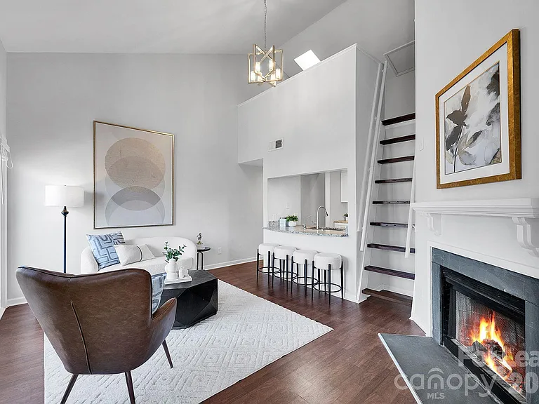300 S Cedar St #2 — Photo 16