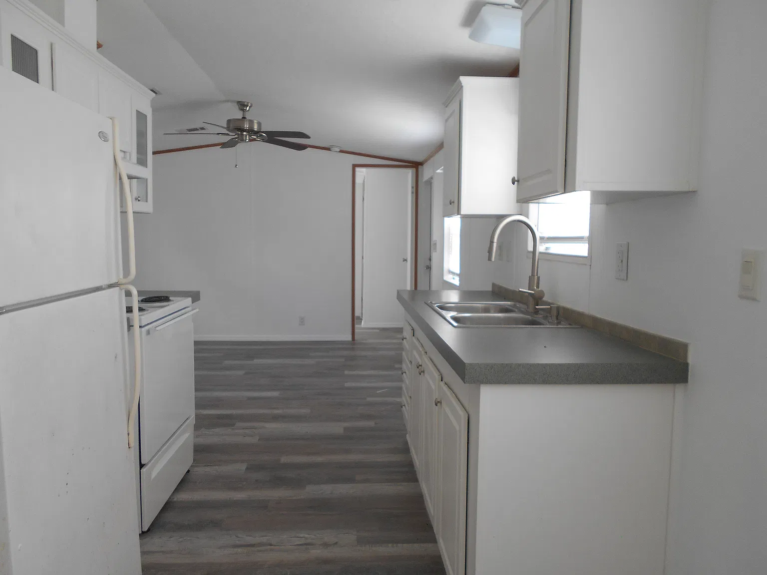 2 bed, 704 sqft, $1,100 — Photo 4