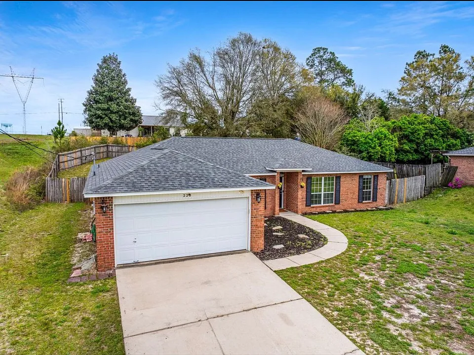 220 Riverchase Blvd