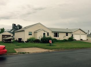 1161 2nd St S, Carrington, ND 58421