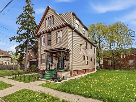 3rd image of 781 Northampton St