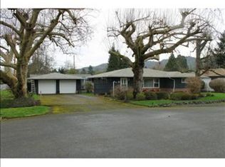 223 W Hazel St, Roseburg, OR 97471