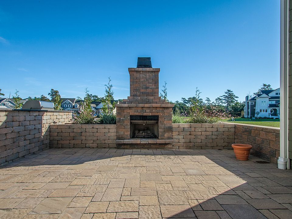 1st image of 24562 Atlantic Dr
