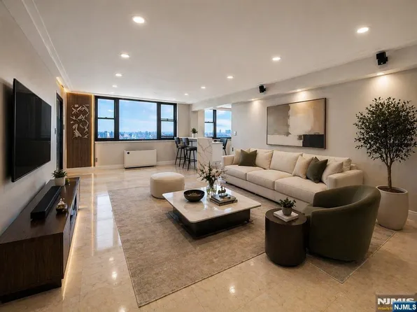 250 Gorge Rd APT 29L, Cliffside Park, NJ 07010