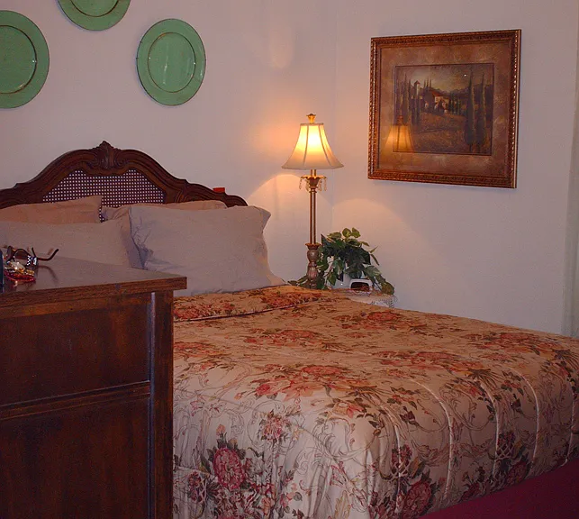 300 E Elm St — Photo 12