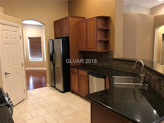 3rd image of 3424 Cantura Bluff Ave