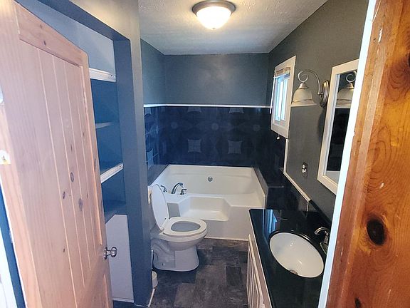 5th image of 12076 Bright St NE
