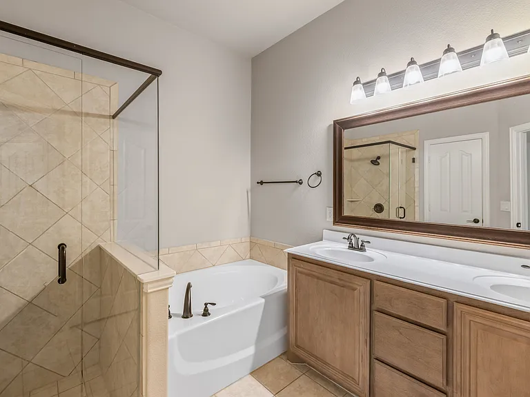 300 Kelvington Dr — Photo 18
