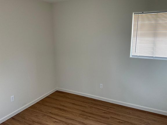 2nd image of 1108 Dell St