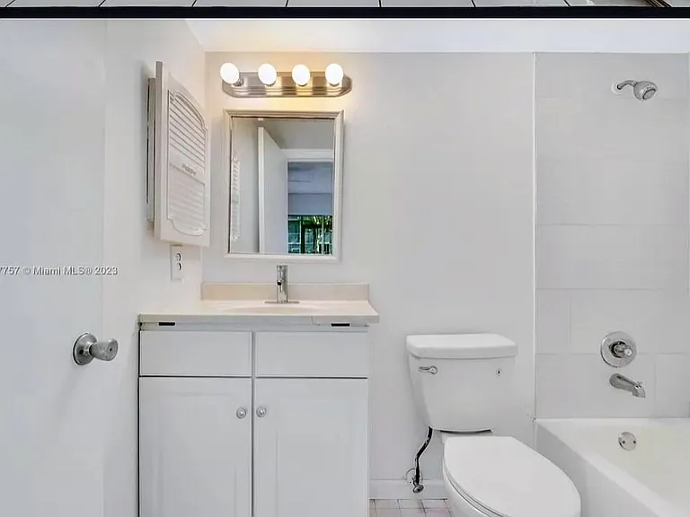 100 SW 132nd Way #109K — Photo 9