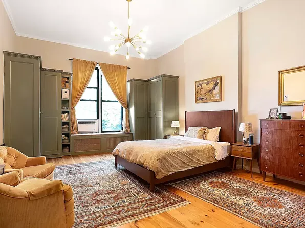 427 Convent Avenue image 4 of 18