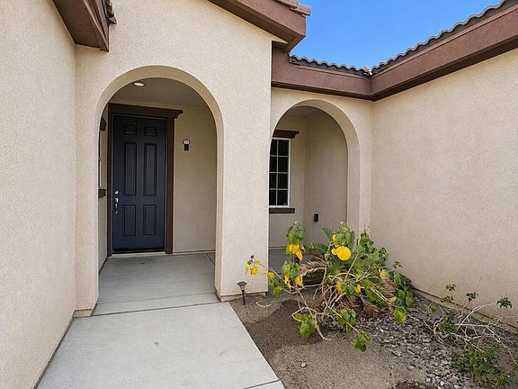 2nd image of 73895 Mondrian Pl