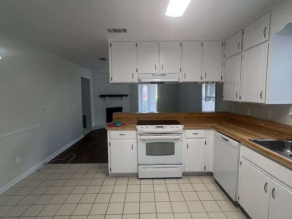 2396 Ryan Pl #A