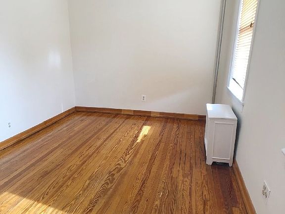 5th image of 25-43 33rd St #1RR