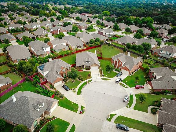2nd image of 3011 Belmont Ct