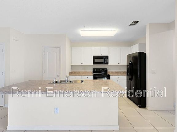 5th image of 4832 Riverwalk Dr