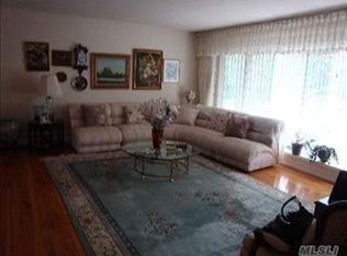 476 Hungry Harbor Rd, Valley Stream, NY 11581