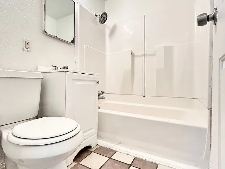 1700 Karen Dr — Photo 16
