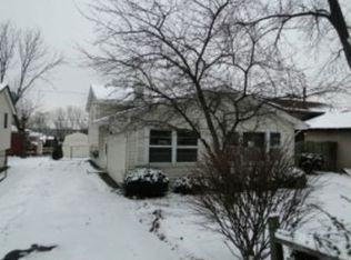 26W459 Harrison Ave, Winfield, IL 60190