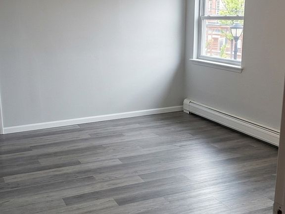 4th image of 452 Harding Pl APT 4A