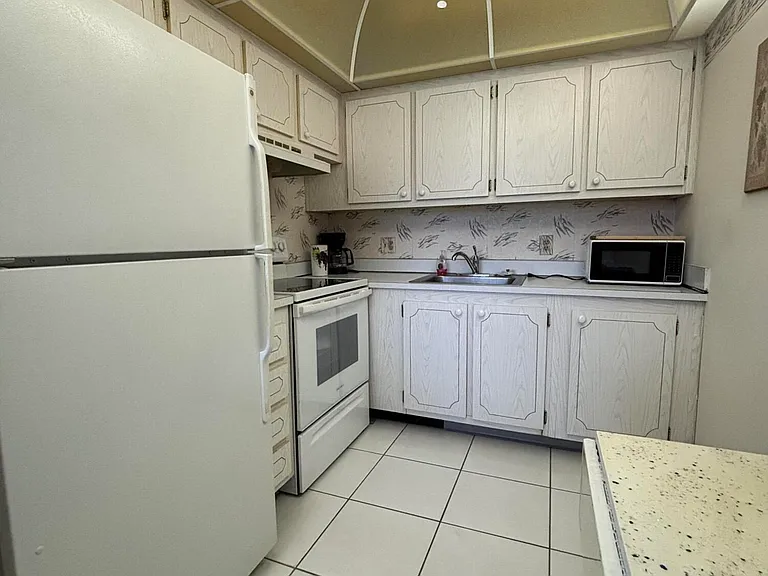 3000 Springdale Blvd #316 — Photo 4