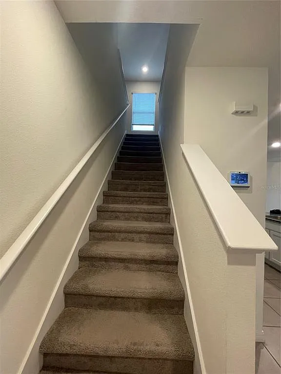 4 bed, 2.5 bath, 2007 sqft, $2,500 — Photo 3