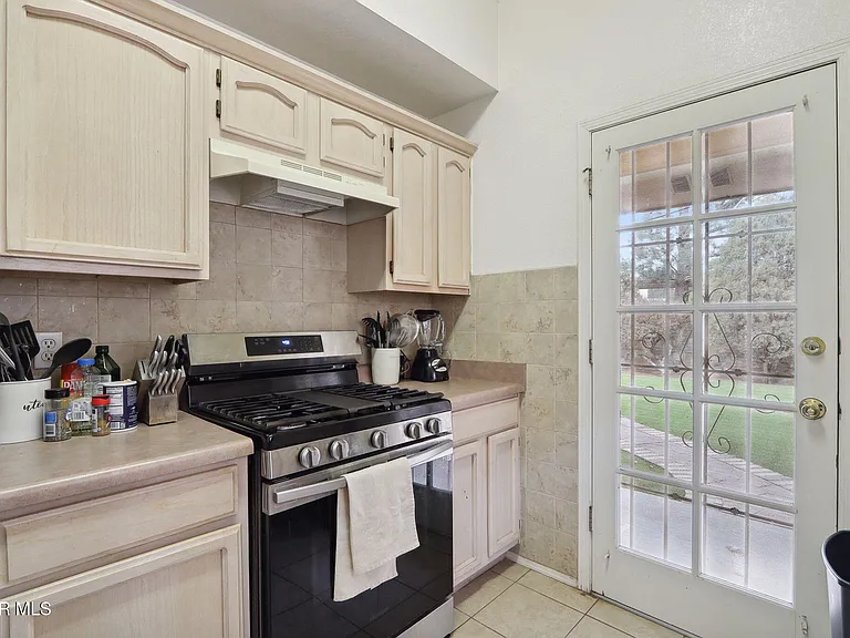 3286 Sal Berroteran Dr — Photo 11