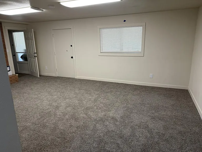 220 S B St — Photo 11