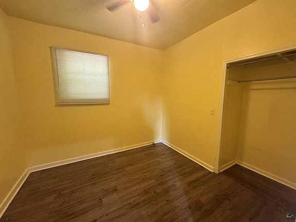 3rd image of 303 Carver Dr