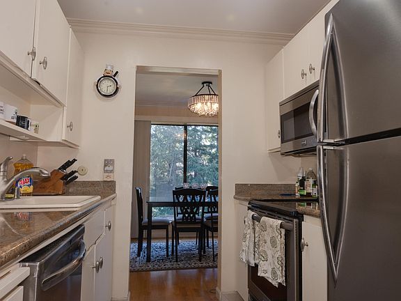 5th image of 350 N Civic Dr APT 204