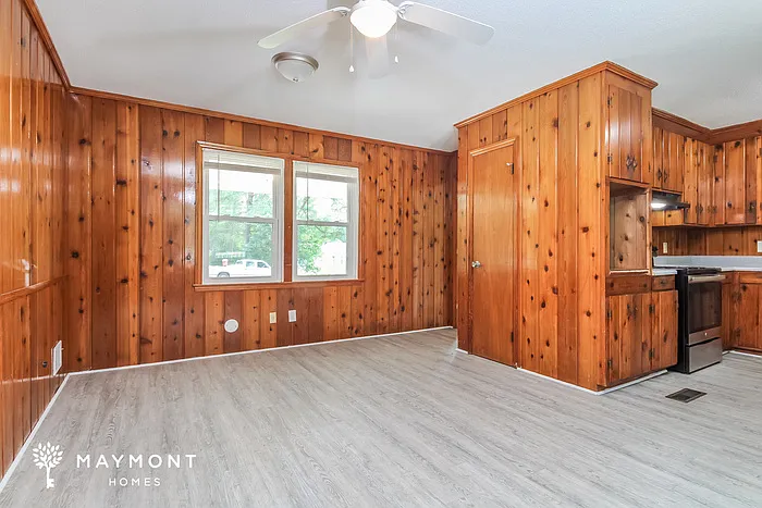21 Newport Dr — Photo 5