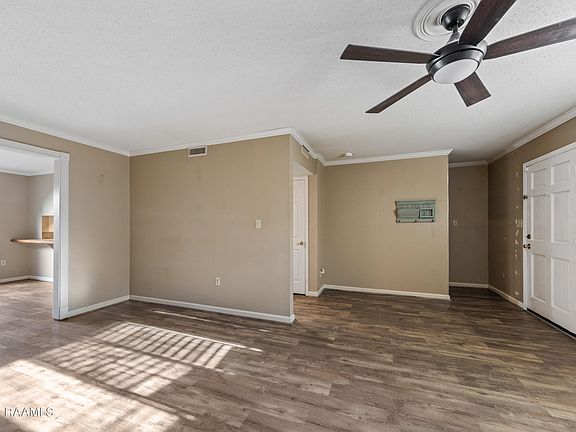 4th image of 110 W Bayou Pkwy APT 104