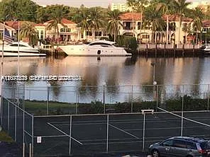 Desoto Park Condo — Photo 2
