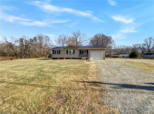 194 Hogan Bowers Rd, Thomasville, NC 27360