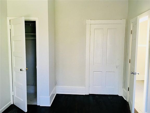 2nd image of 718/720 Richmond St