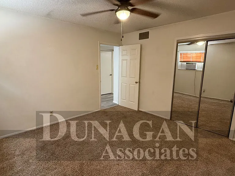 201 N Mesquite St #2 — Photo 4
