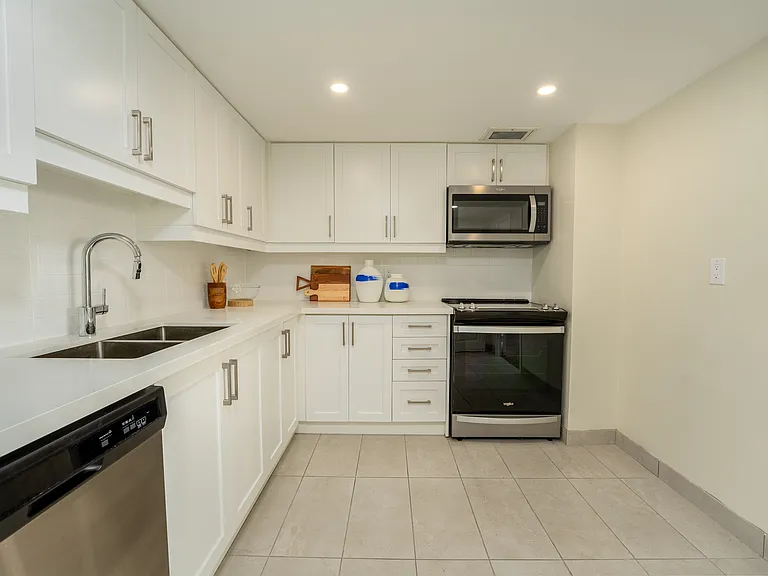 39 Old Mill Rd #2 BD — Photo 10